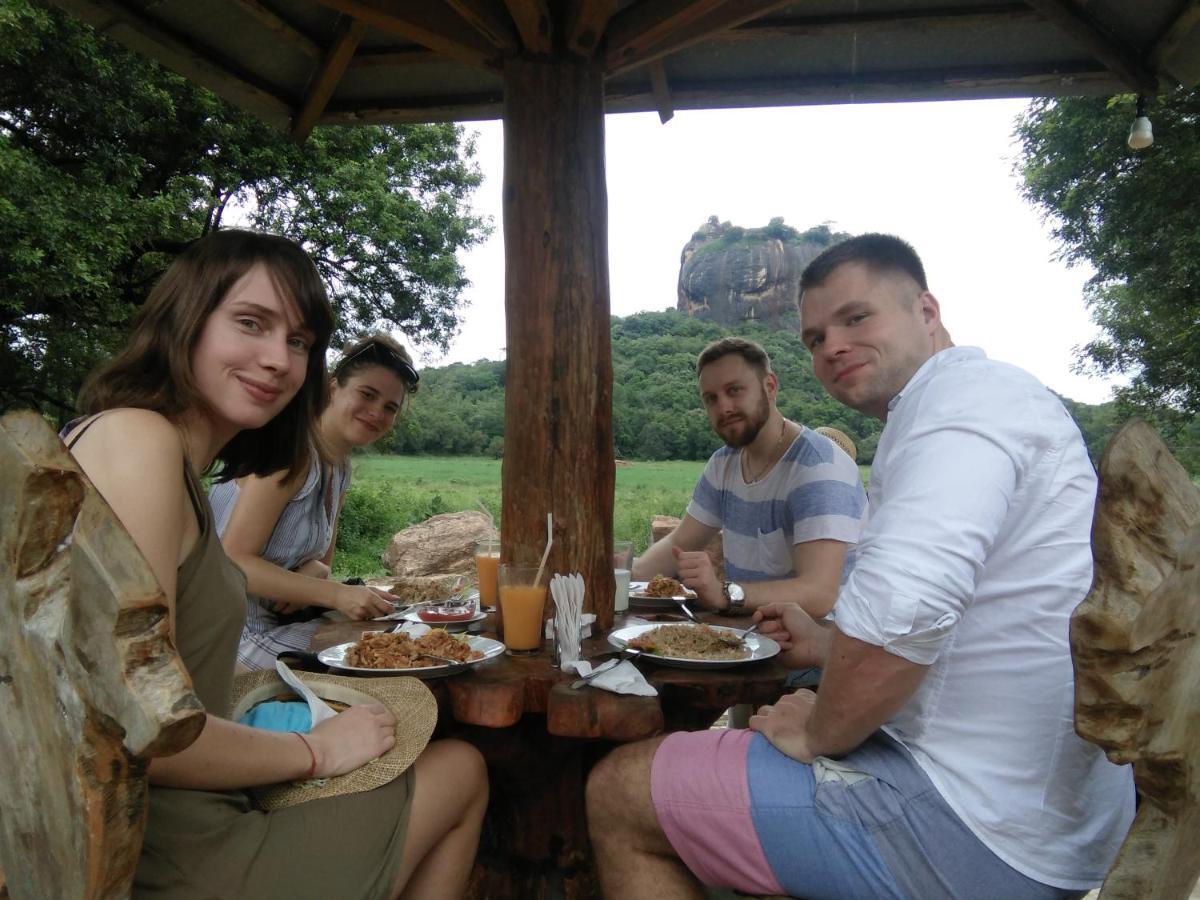 סיגירייה Amaya River Side Homestay מראה חיצוני תמונה